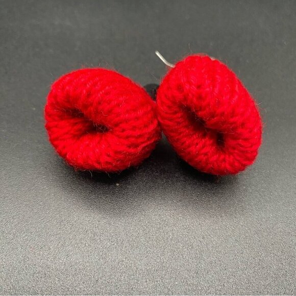 Hand knit Christmas Holiday Red and Black Toque Hat Earrings - Picture 6 of 8